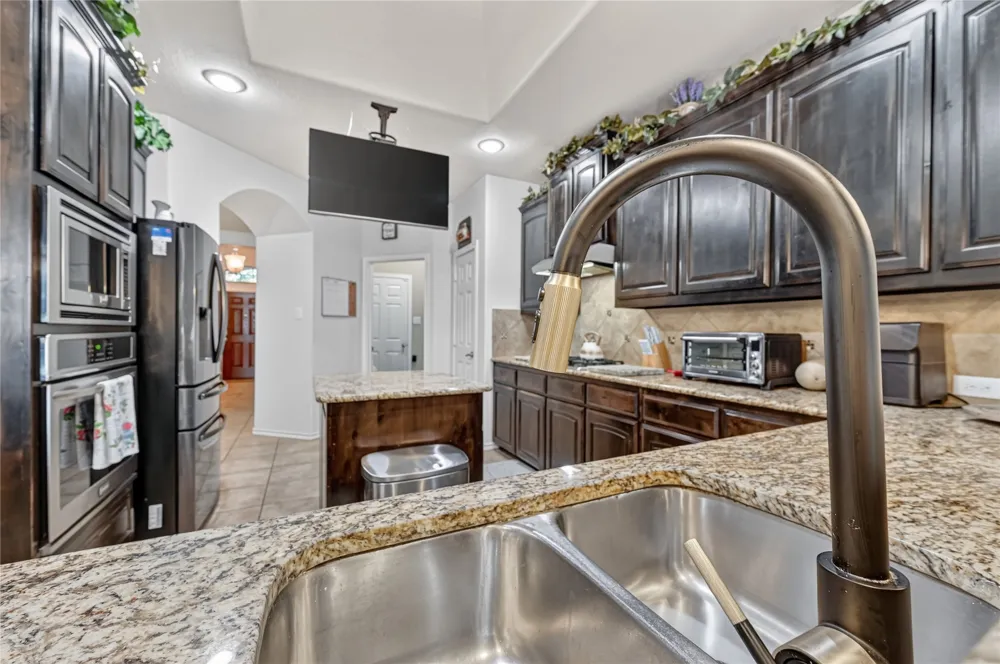 1118 Crest Ridge Drive Glenn Heights, TX 75154