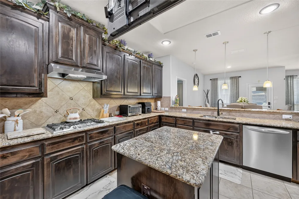 1118 Crest Ridge Drive Glenn Heights, TX 75154