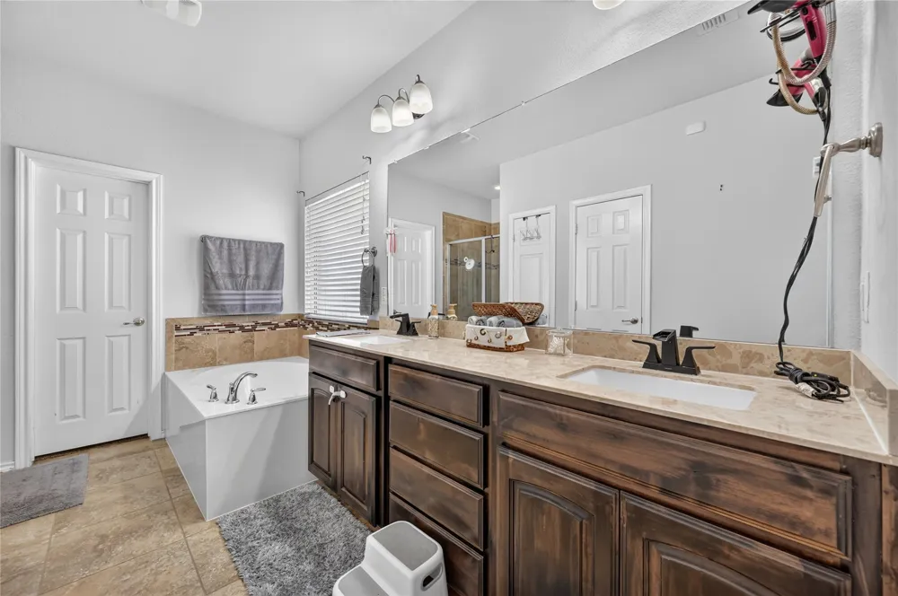 1118 Crest Ridge Drive Glenn Heights, TX 75154