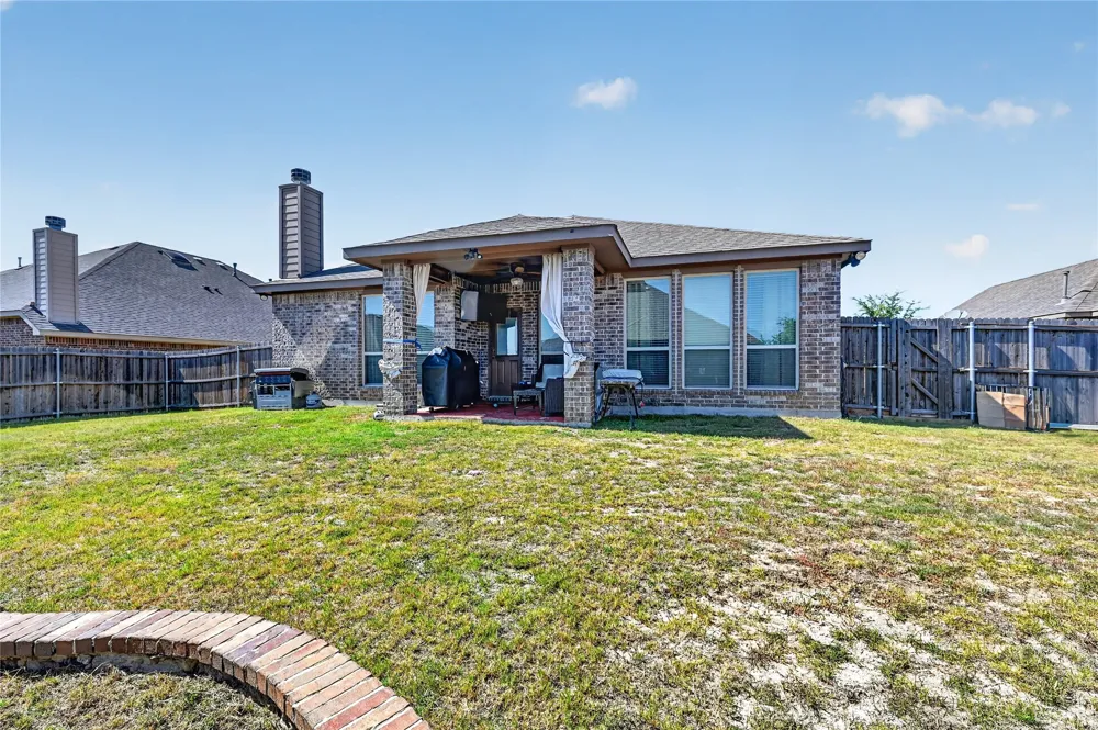 1118 Crest Ridge Drive Glenn Heights, TX 75154