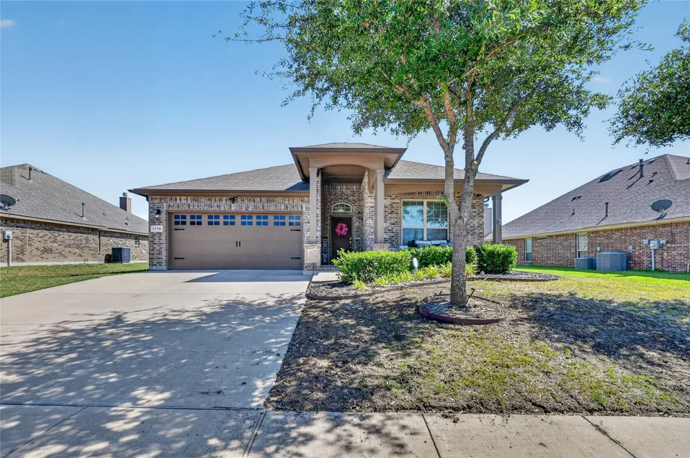 1118 Crest Ridge Drive Glenn Heights, TX 75154