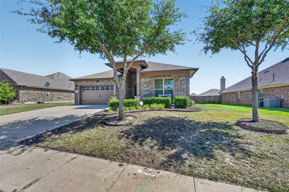 1118 Crest Ridge Drive Glenn Heights, TX 75154