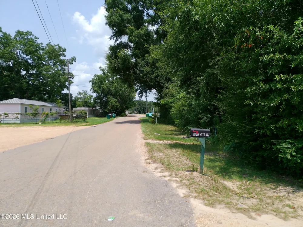 1645 Coy Avenue Wiggins, MS 39577