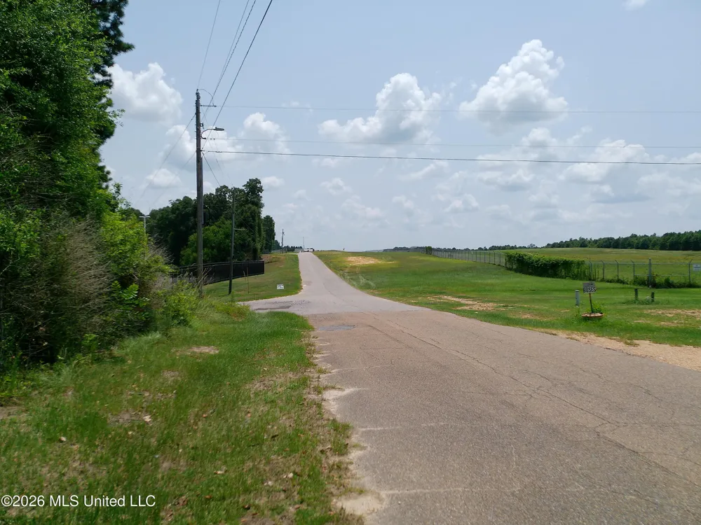 1645 Coy Avenue Wiggins, MS 39577