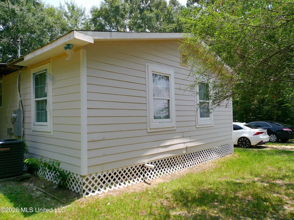 1645 Coy Avenue Wiggins, MS 39577