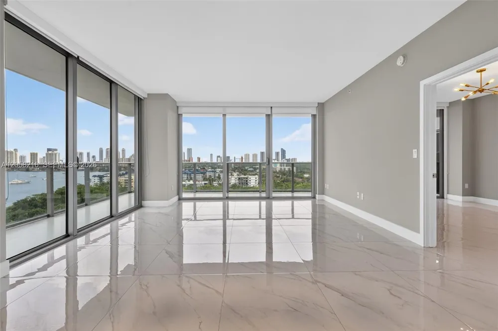 16385 Biscayne Blvd #1215 North Miami Beach, FL 33160