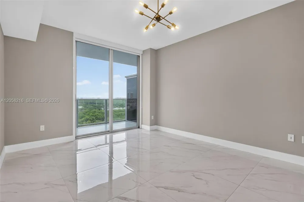 16385 Biscayne Blvd #1215 North Miami Beach, FL 33160