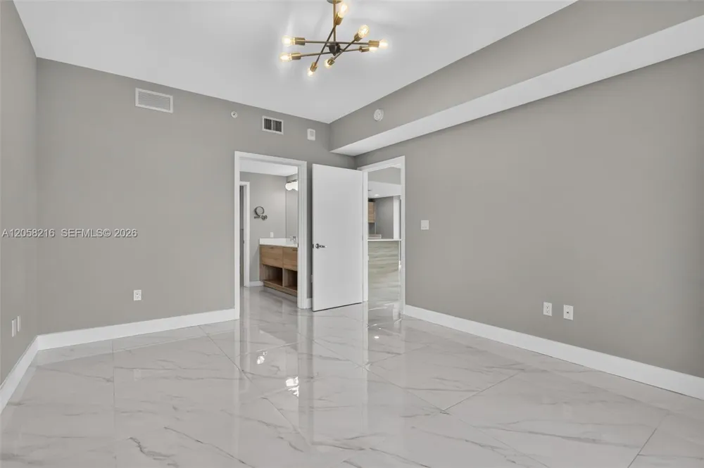 16385 Biscayne Blvd #1215 North Miami Beach, FL 33160
