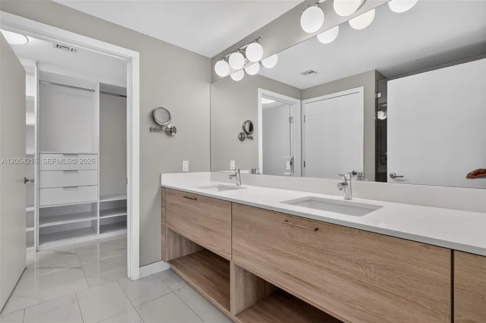 16385 Biscayne Blvd #1215 North Miami Beach, FL 33160