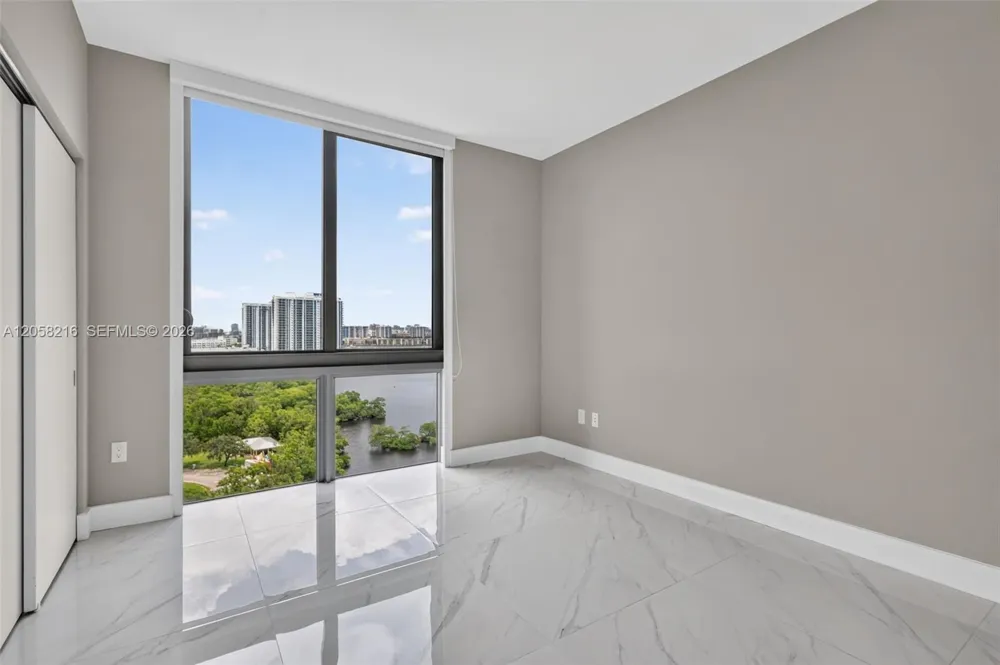 16385 Biscayne Blvd #1215 North Miami Beach, FL 33160
