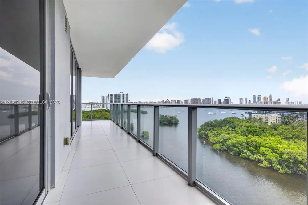 16385 Biscayne Blvd #1215 North Miami Beach, FL 33160