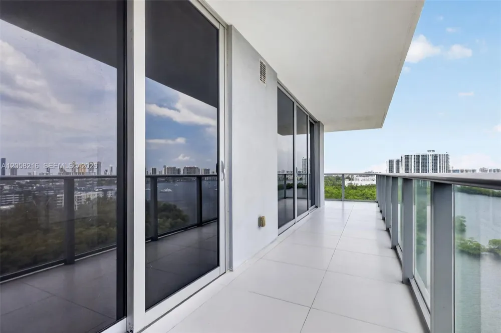 16385 Biscayne Blvd #1215 North Miami Beach, FL 33160