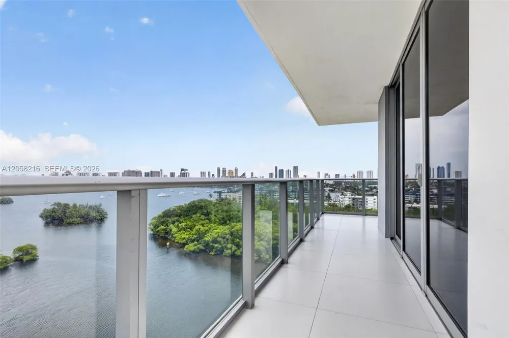 16385 Biscayne Blvd #1215 North Miami Beach, FL 33160