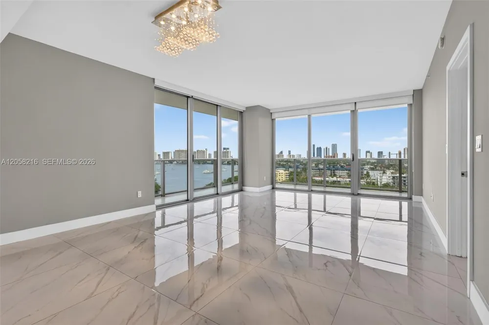 16385 Biscayne Blvd #1215 North Miami Beach, FL 33160