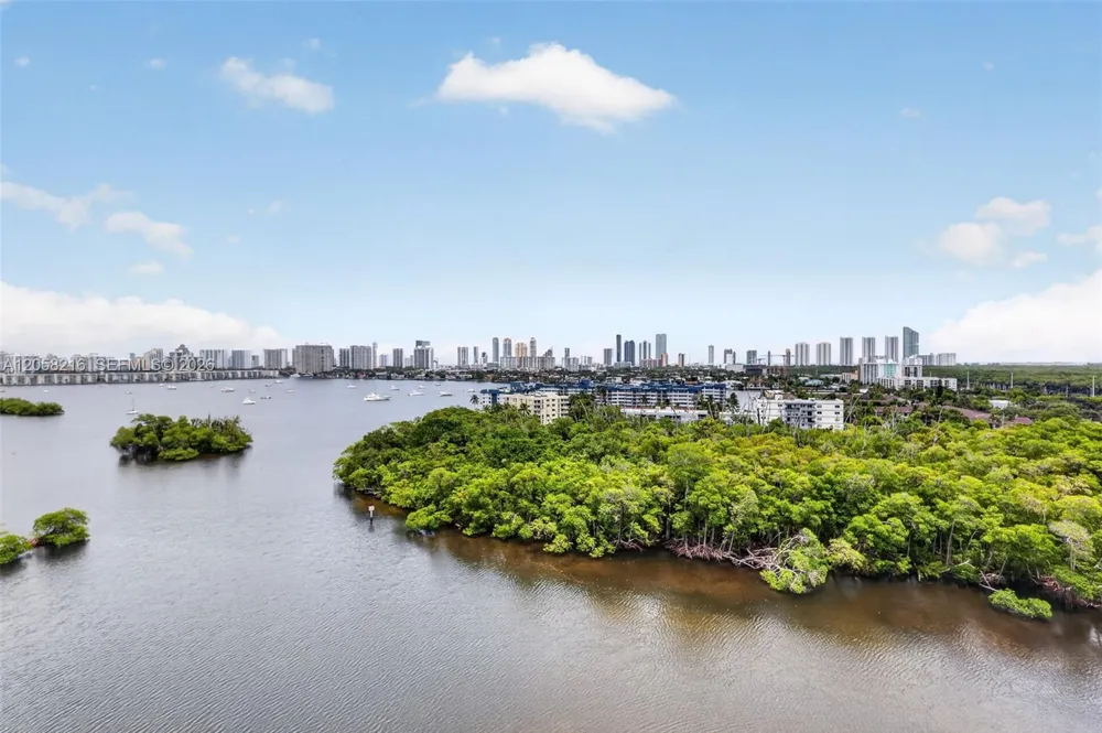 16385 Biscayne Blvd #1215 North Miami Beach, FL 33160