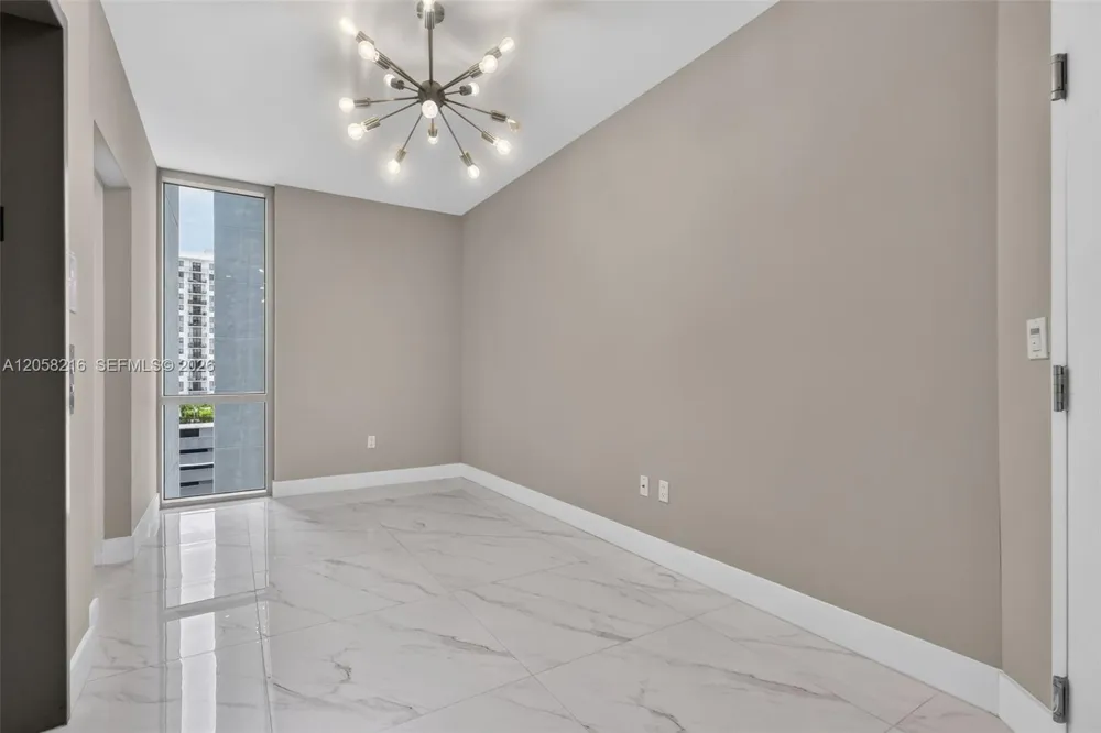 16385 Biscayne Blvd #1215 North Miami Beach, FL 33160