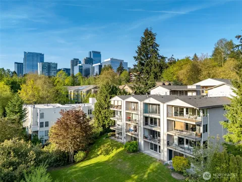 321 Bellevue Way SE #401