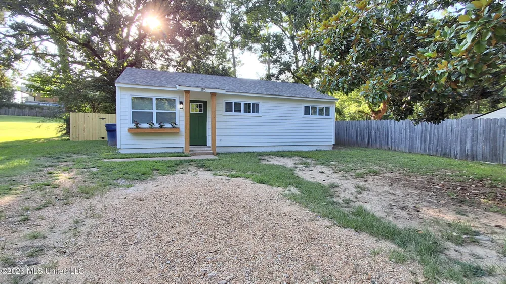 315 Willa Street Batesville, MS 38606