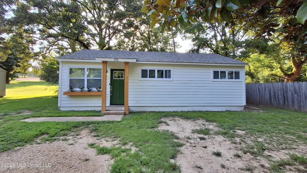 315 Willa Street Batesville, MS 38606