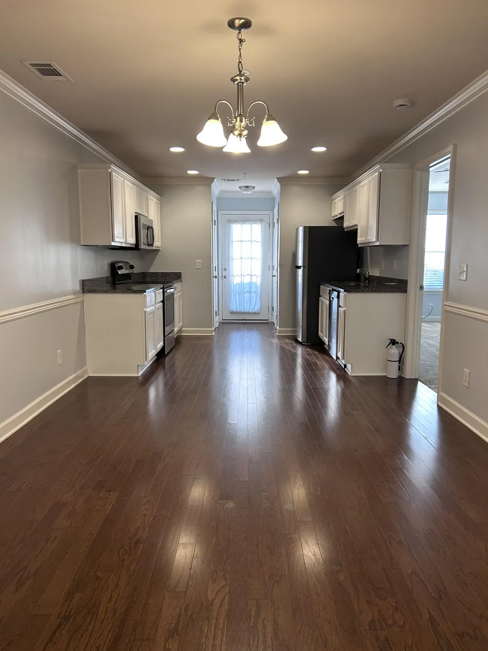 1040 Charlie Daniels PKWY #APT 166 Mount Juliet, TN 37122
