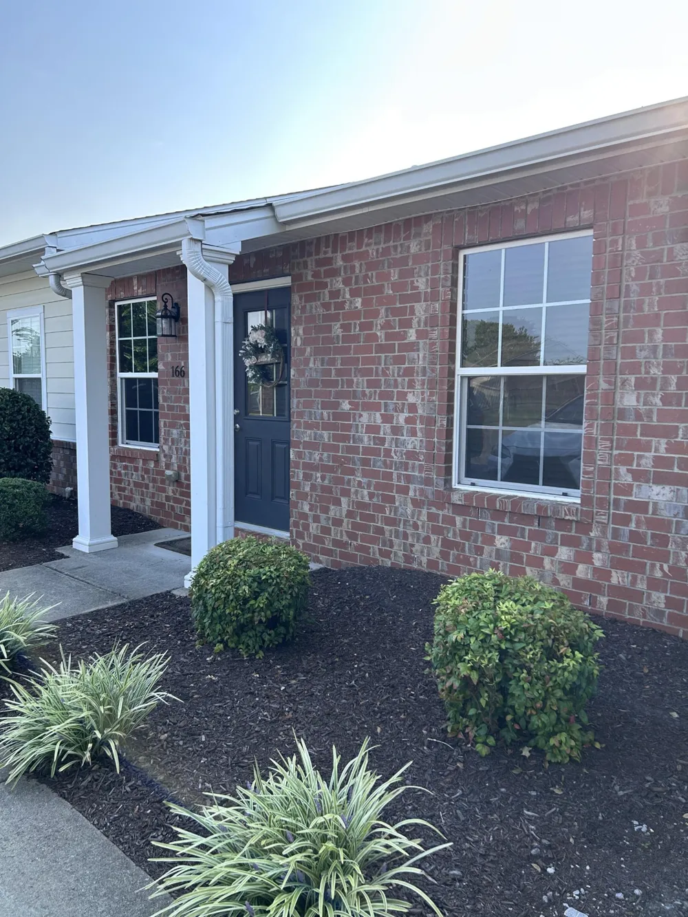 1040 Charlie Daniels PKWY #APT 166 Mount Juliet, TN 37122