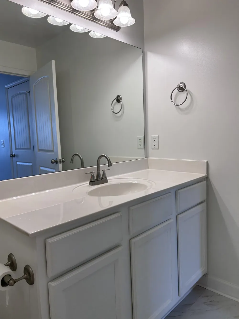 1040 Charlie Daniels PKWY #APT 166 Mount Juliet, TN 37122