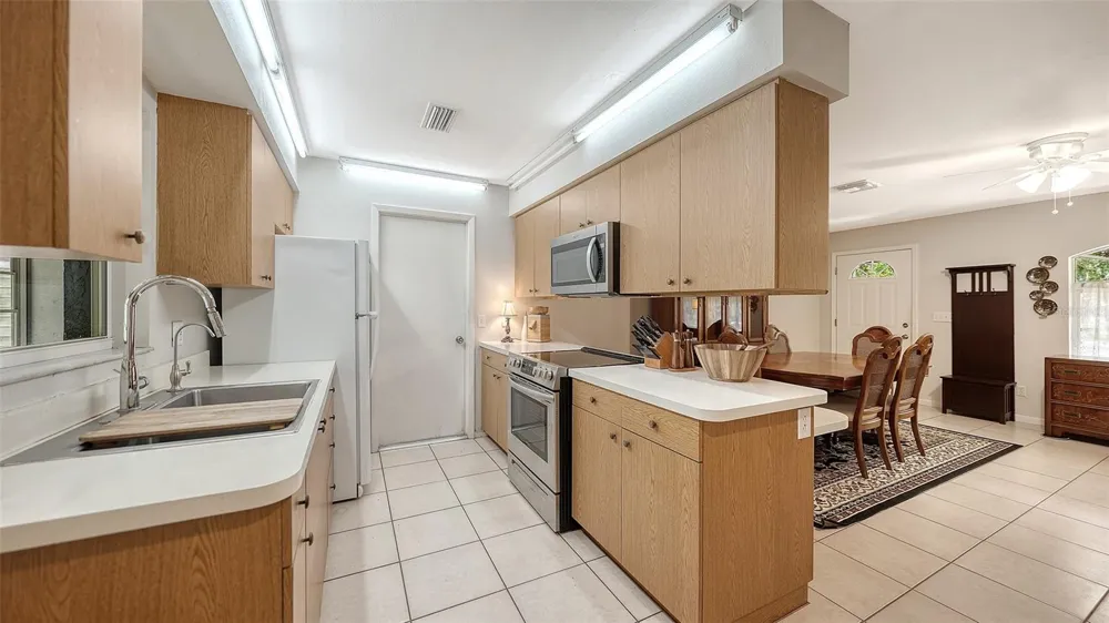 4498 HIDDEN RIVER ROAD Sarasota, FL 34240