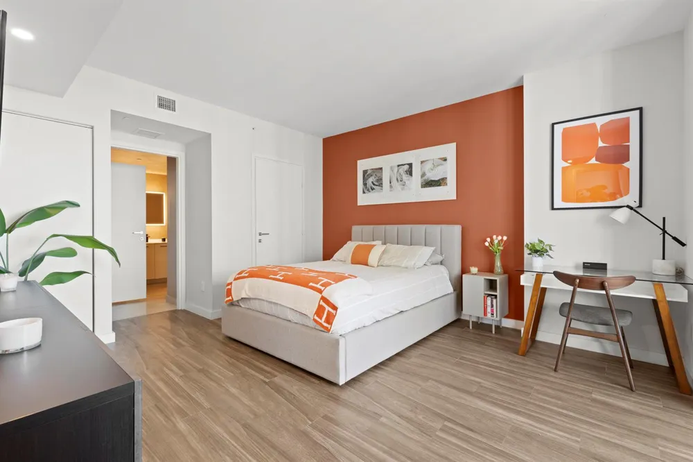 1300 BRICKELL BAY #2105 Miami, FL 33131