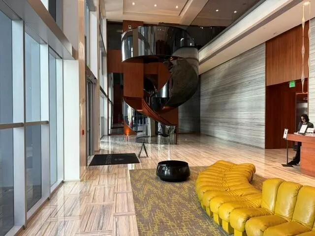 1300 BRICKELL BAY #2105 Miami, FL 33131