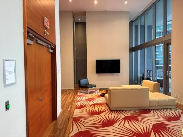 1300 BRICKELL BAY #2105 Miami, FL 33131