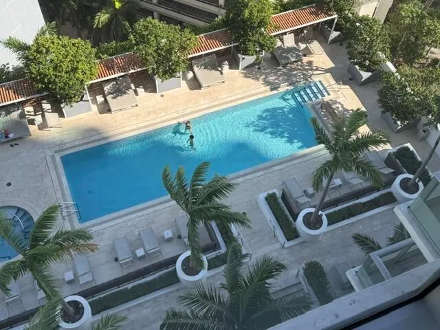 1300 BRICKELL BAY #2105 Miami, FL 33131