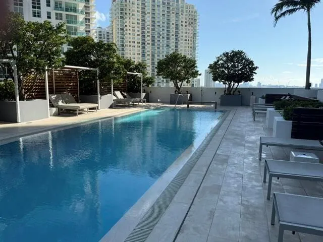 1300 BRICKELL BAY #2105 Miami, FL 33131