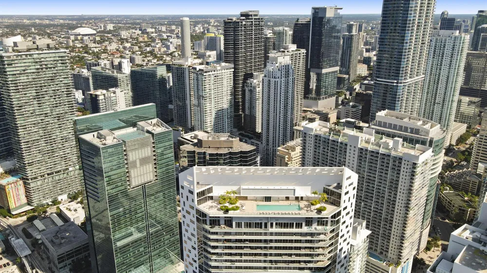 1300 BRICKELL BAY #2105 Miami, FL 33131