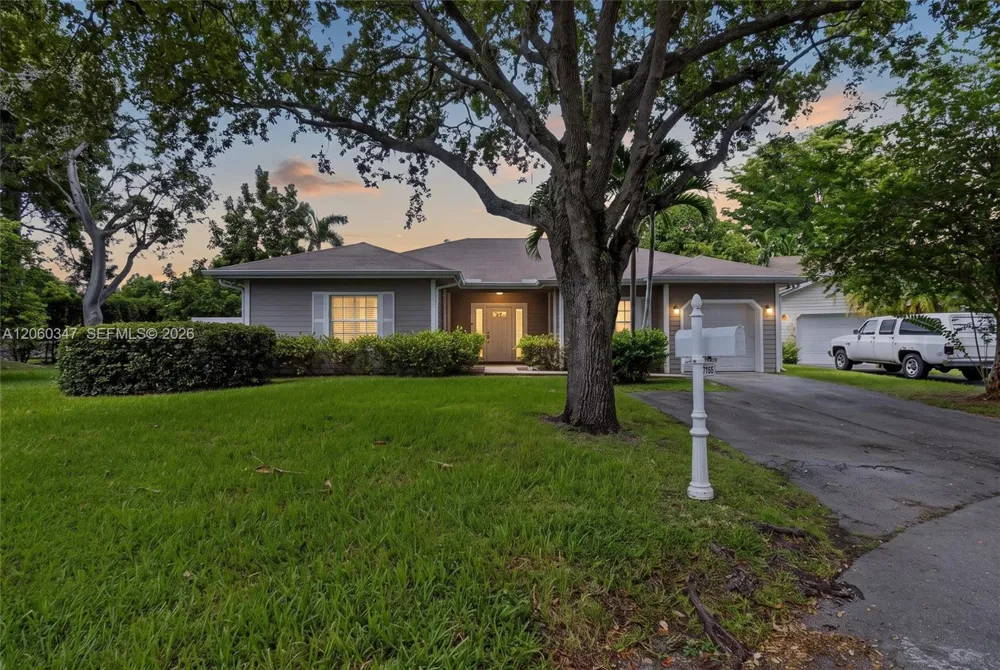 15166 SW 142nd Ct Miami, FL 33186