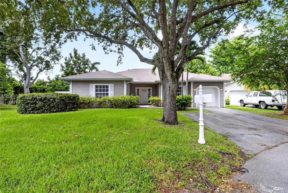 15166 SW 142nd Ct Miami, FL 33186