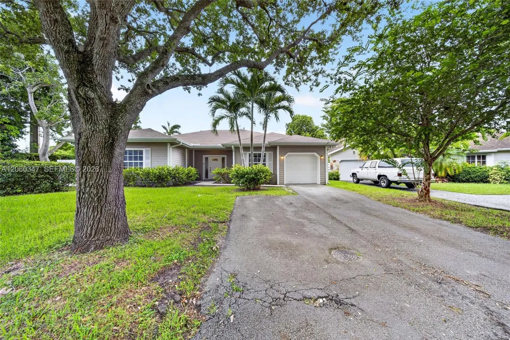 15166 SW 142nd Ct Miami, FL 33186