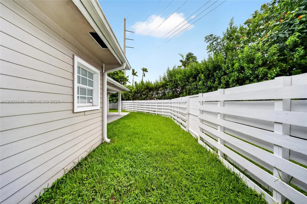 15166 SW 142nd Ct Miami, FL 33186