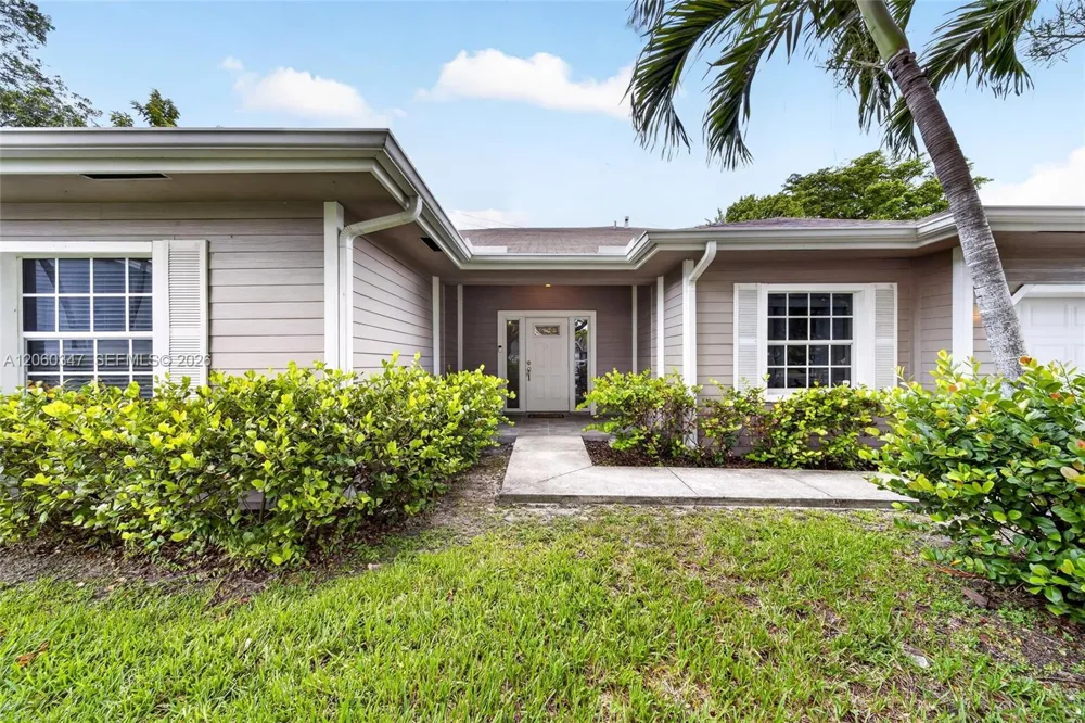 15166 SW 142nd Ct Miami, FL 33186
