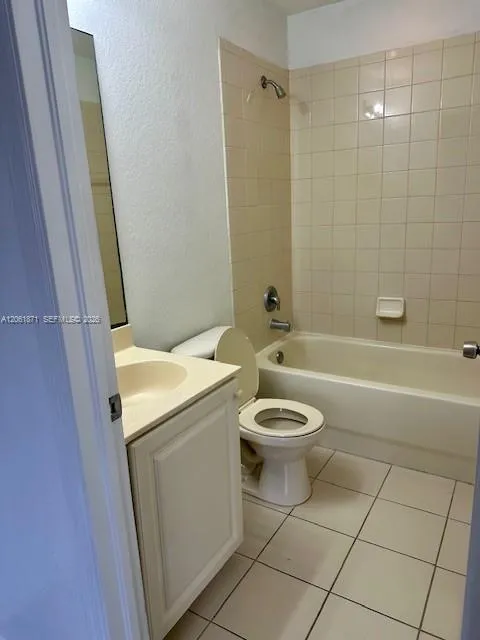 1203 Abaco Ln Riviera Beach, FL 33404