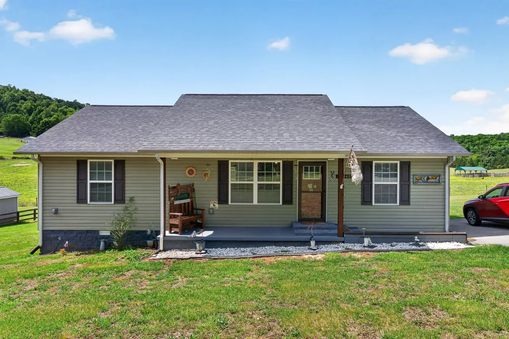 2040 Walker Cove Rd Sparta, TN 38583