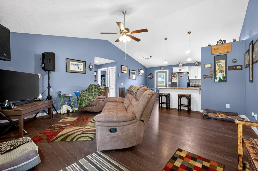 2040 Walker Cove Rd Sparta, TN 38583