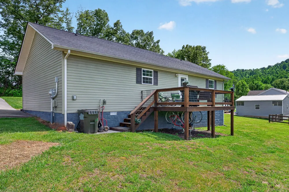 2040 Walker Cove Rd Sparta, TN 38583
