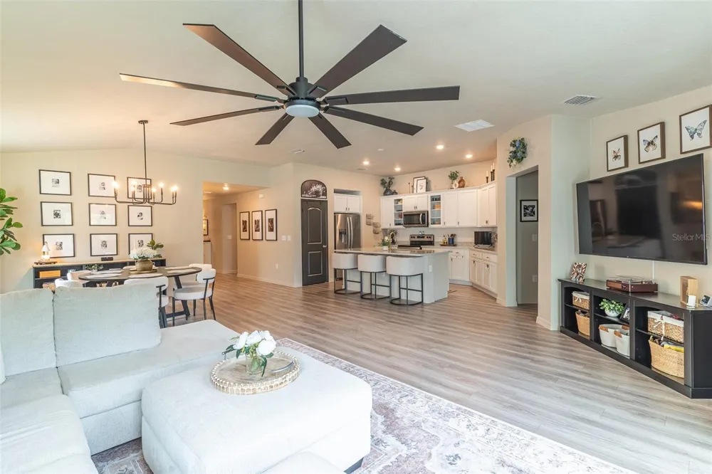 615 VALRI PARK DRIVE Valrico, FL 33594