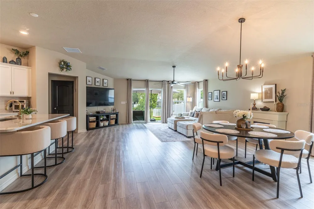 615 VALRI PARK DRIVE Valrico, FL 33594