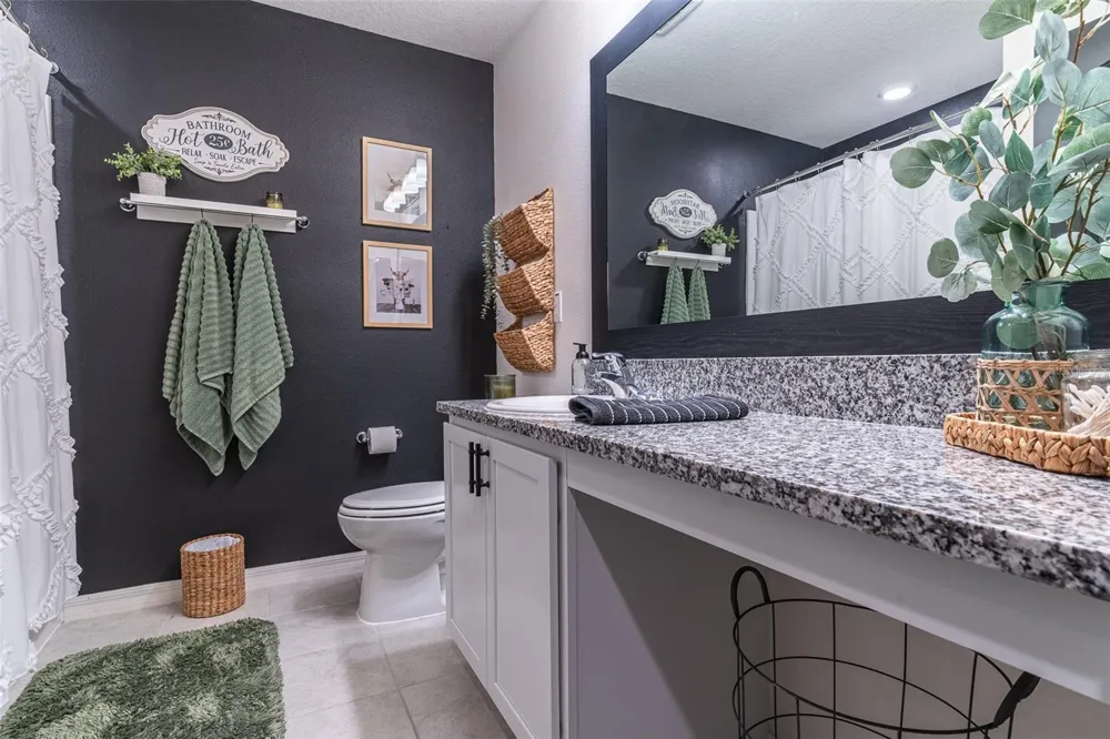 615 VALRI PARK DRIVE Valrico, FL 33594
