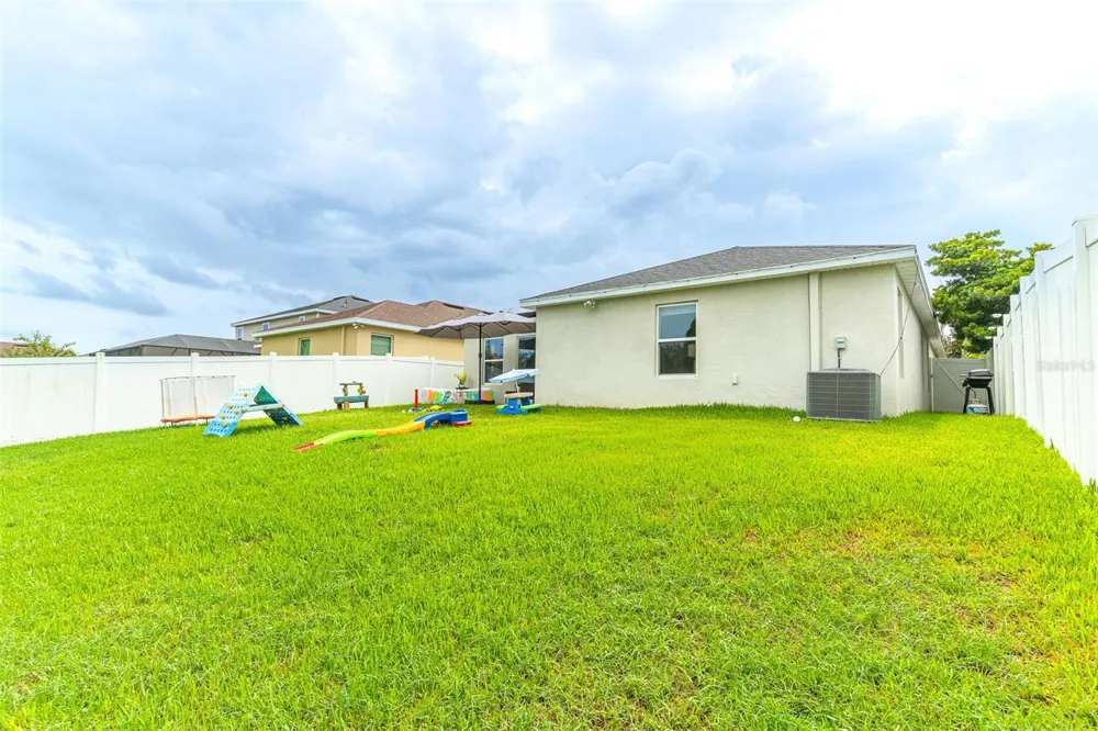 615 VALRI PARK DRIVE Valrico, FL 33594