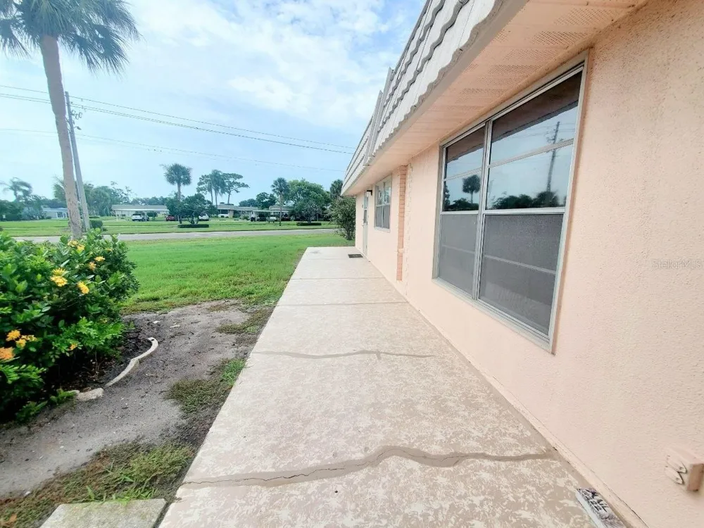201 BEDFORD TRAIL #121 Sun City Center, FL 33573