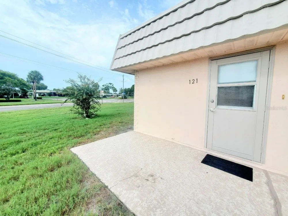 201 BEDFORD TRAIL #121 Sun City Center, FL 33573