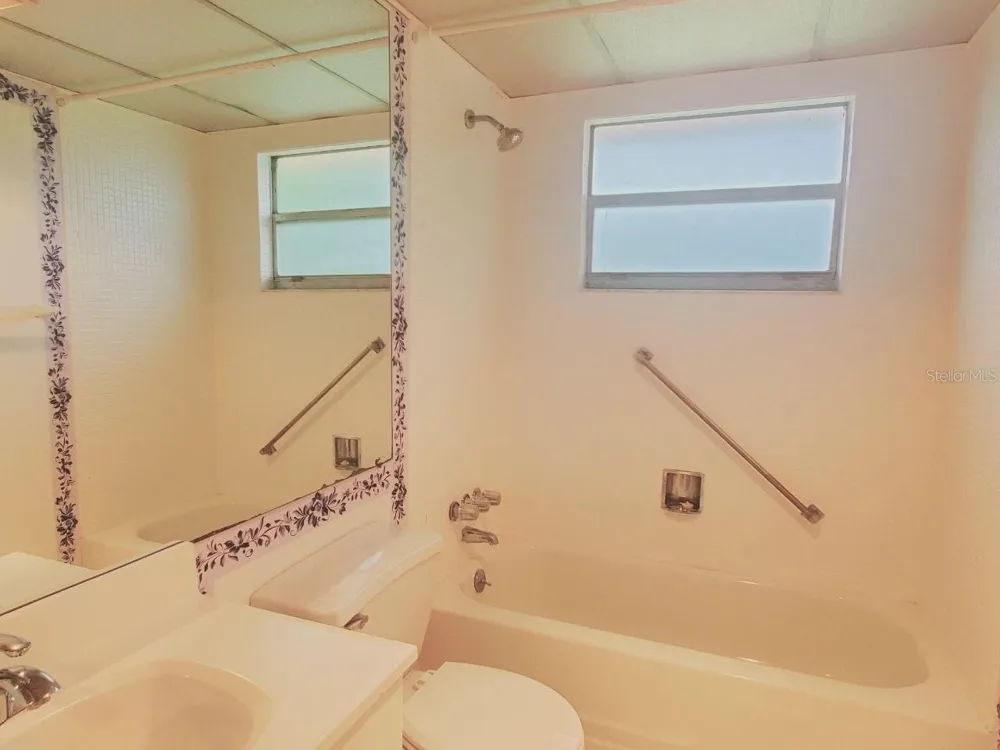 201 BEDFORD TRAIL #121 Sun City Center, FL 33573