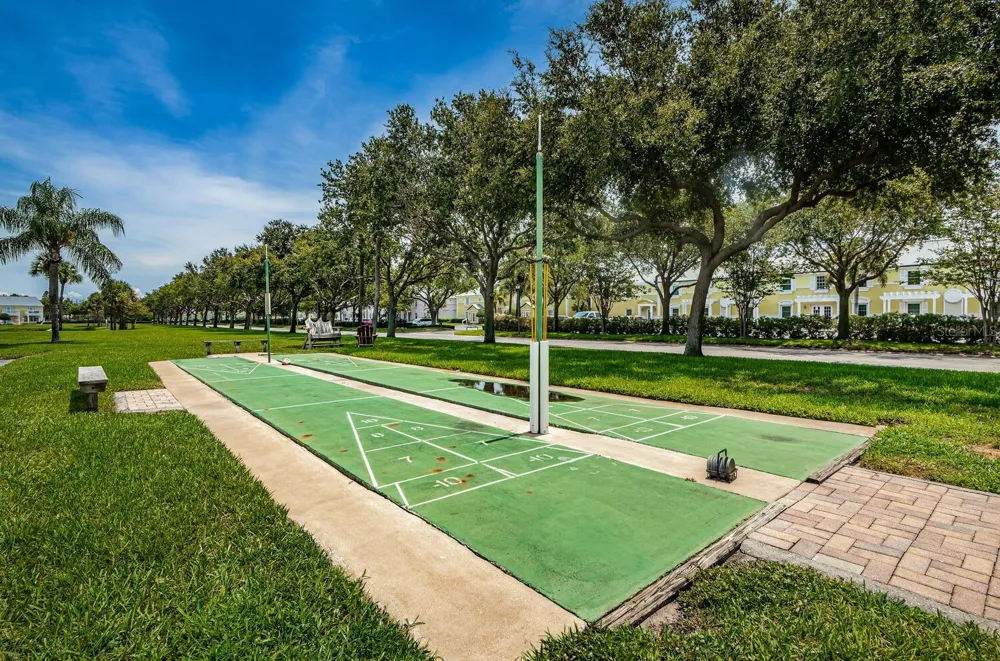 5215 COQUINA KEY DRIVE SE #B St Petersburg, FL 33705